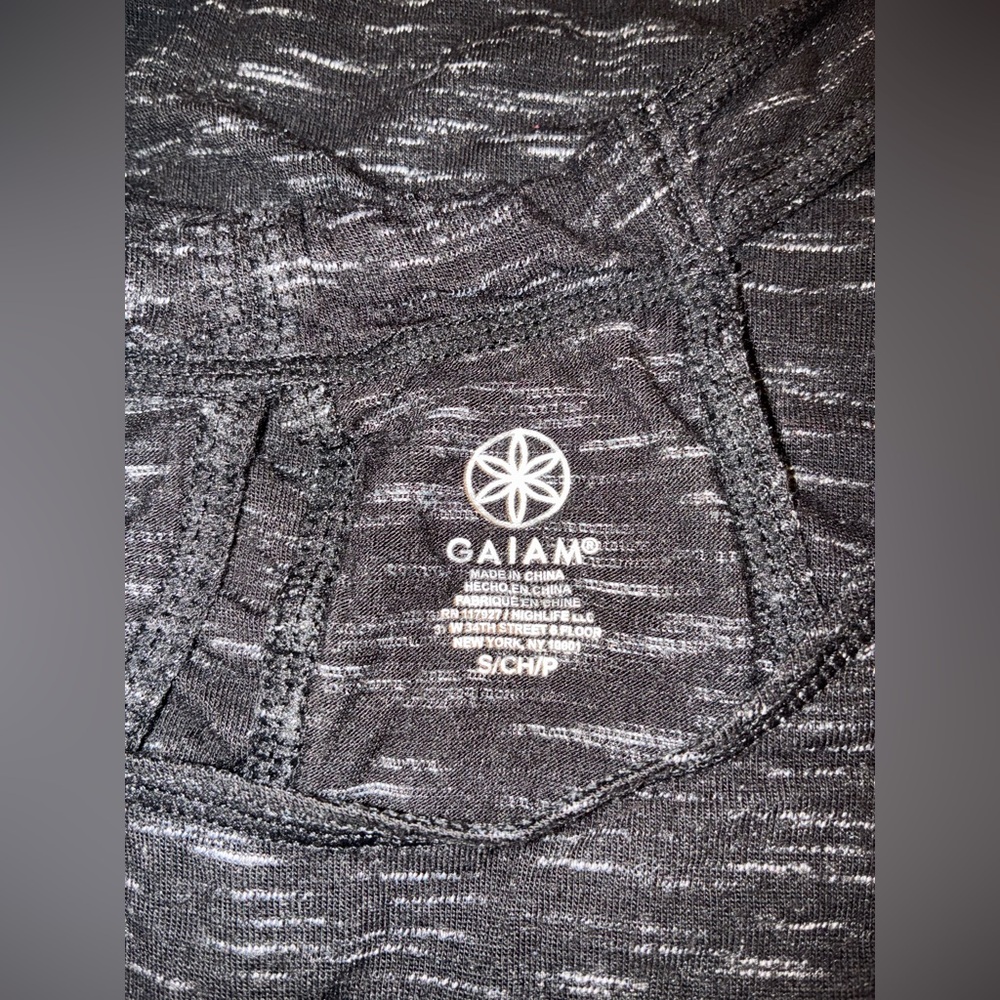 ⭐️3/$15⭐️GAIAM Charcoal/Black tank top with white accents - Picture 2 of 6
